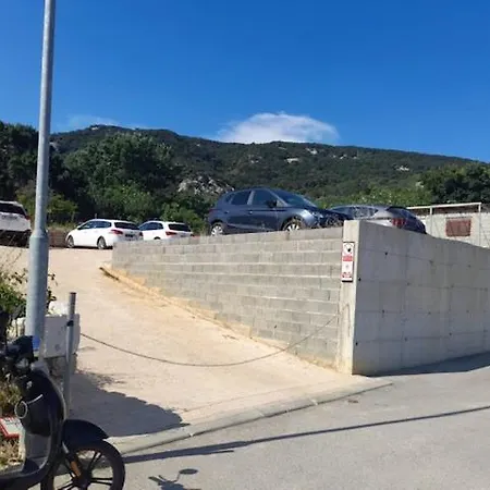 Apartment Ulica Dvori Narca 12 4+2 Per. Baska (Krk)